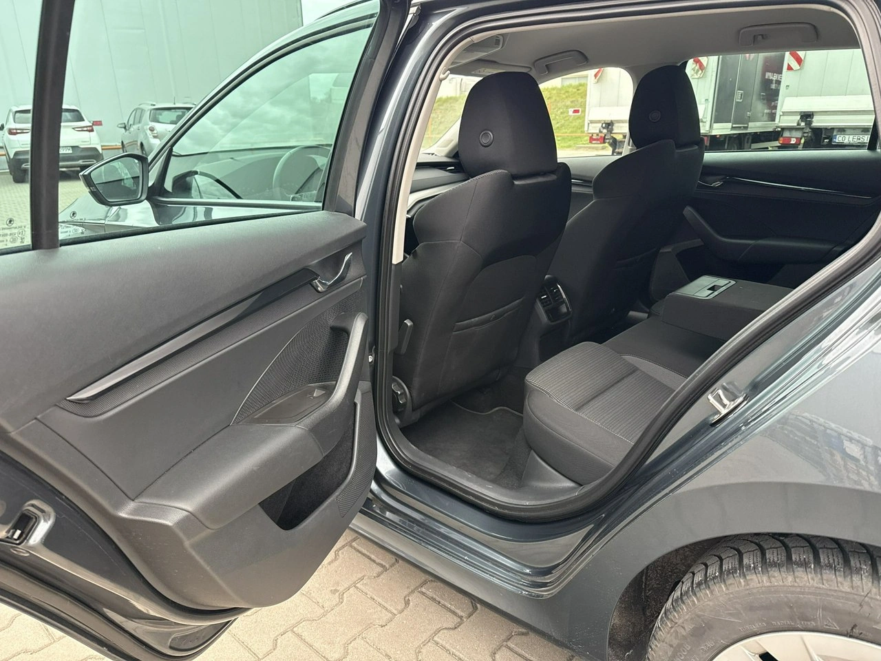 Skoda Octavia - Zdjęcie 13