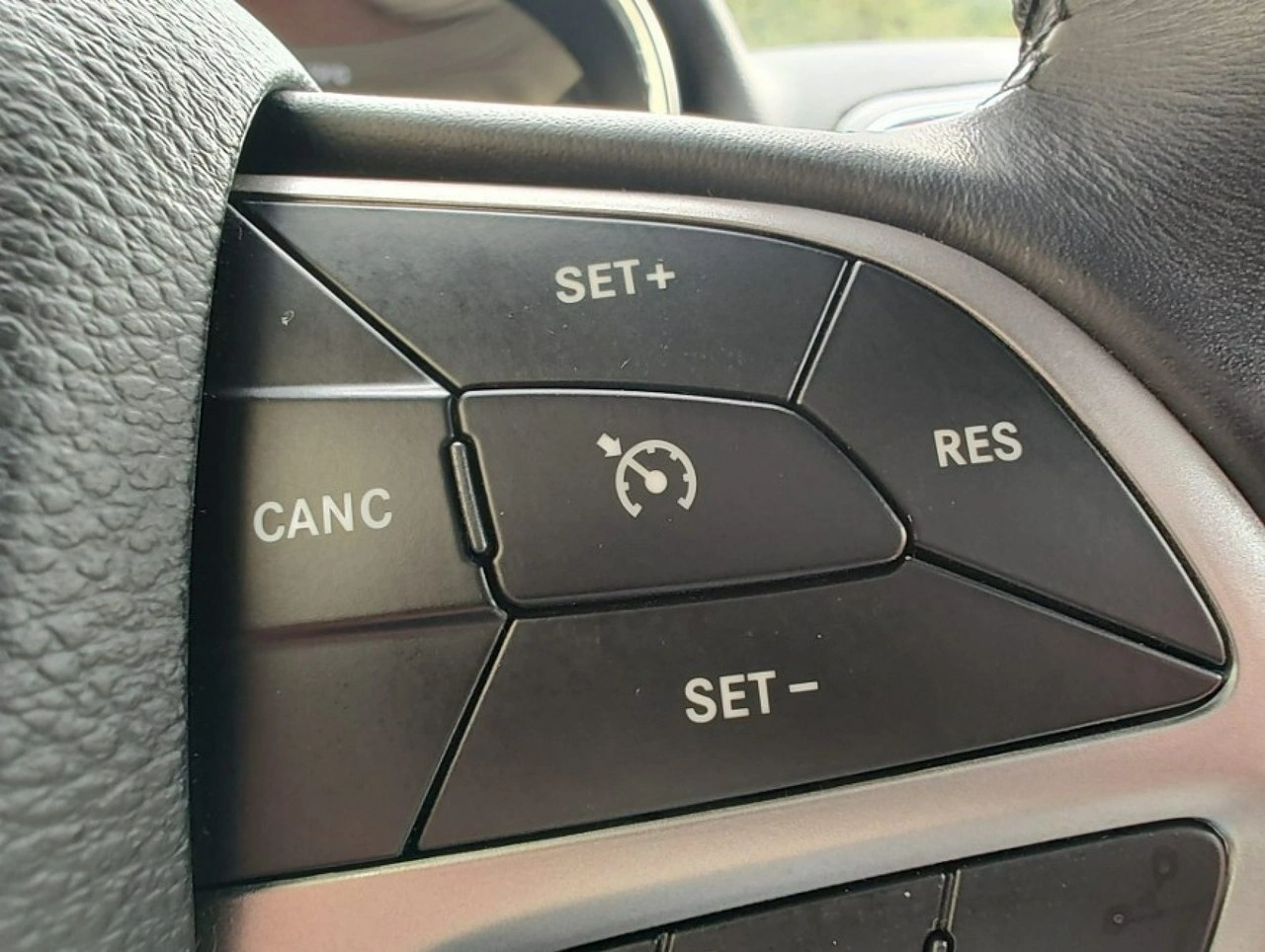 Jeep Grand Cherokee - Zdjęcie 18