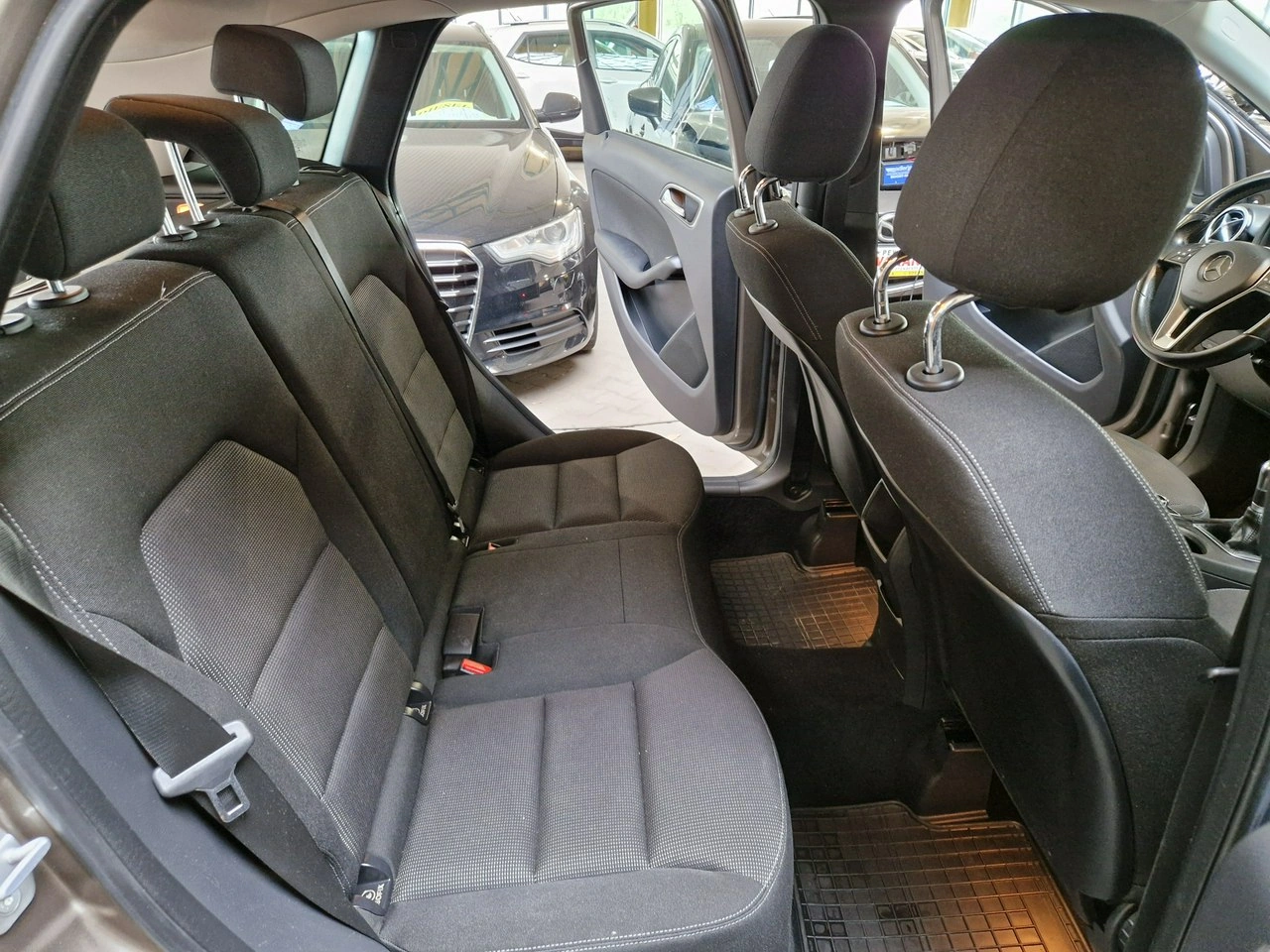 Mercedes B 180 - Zdjęcie 19
