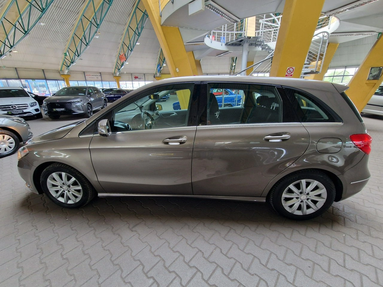 Mercedes B 180 - Zdjęcie 4