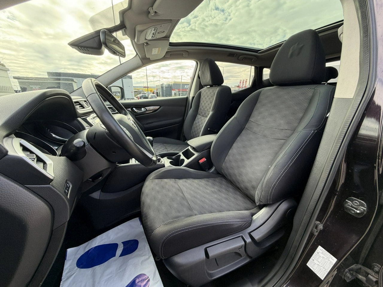 Nissan Qashqai - Zdjęcie 17