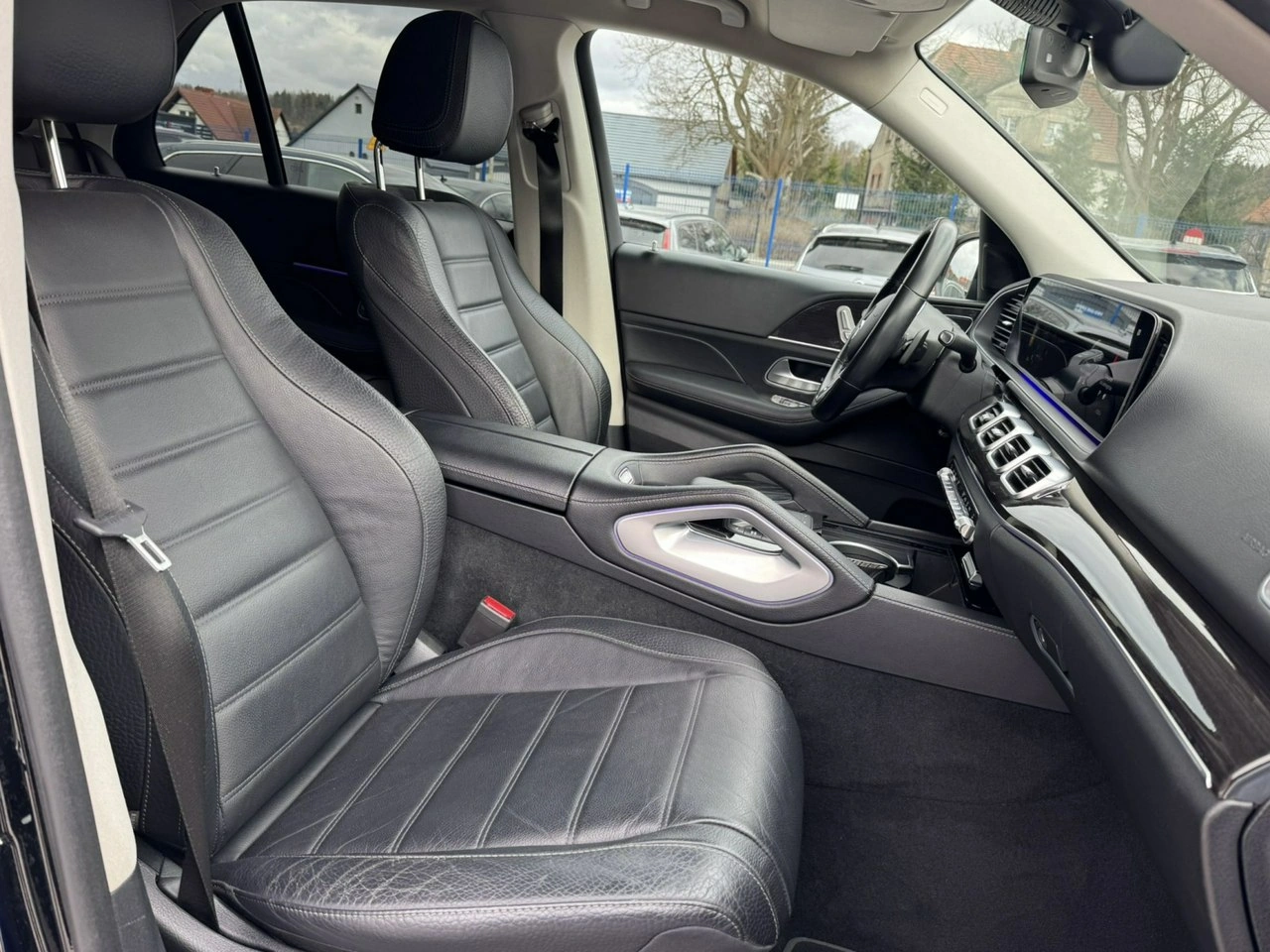 Mercedes GLE 300 - Zdjęcie 12