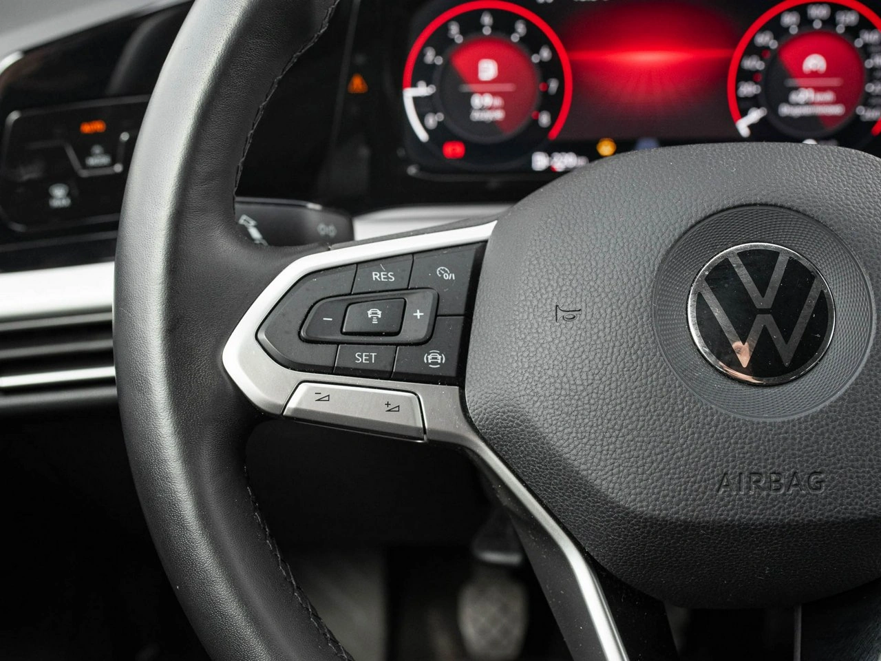 Volkswagen Golf - Zdjęcie 13