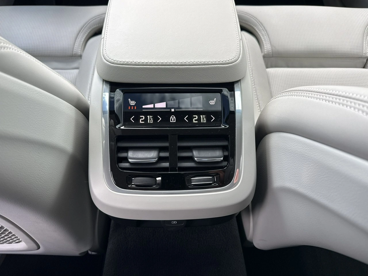 Volvo S90 - Zdjęcie 15