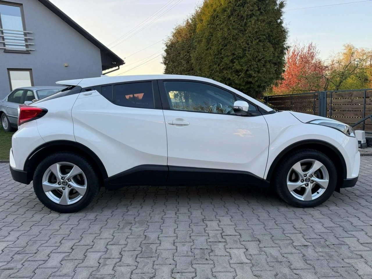 Toyota C-HR - Zdjęcie 13