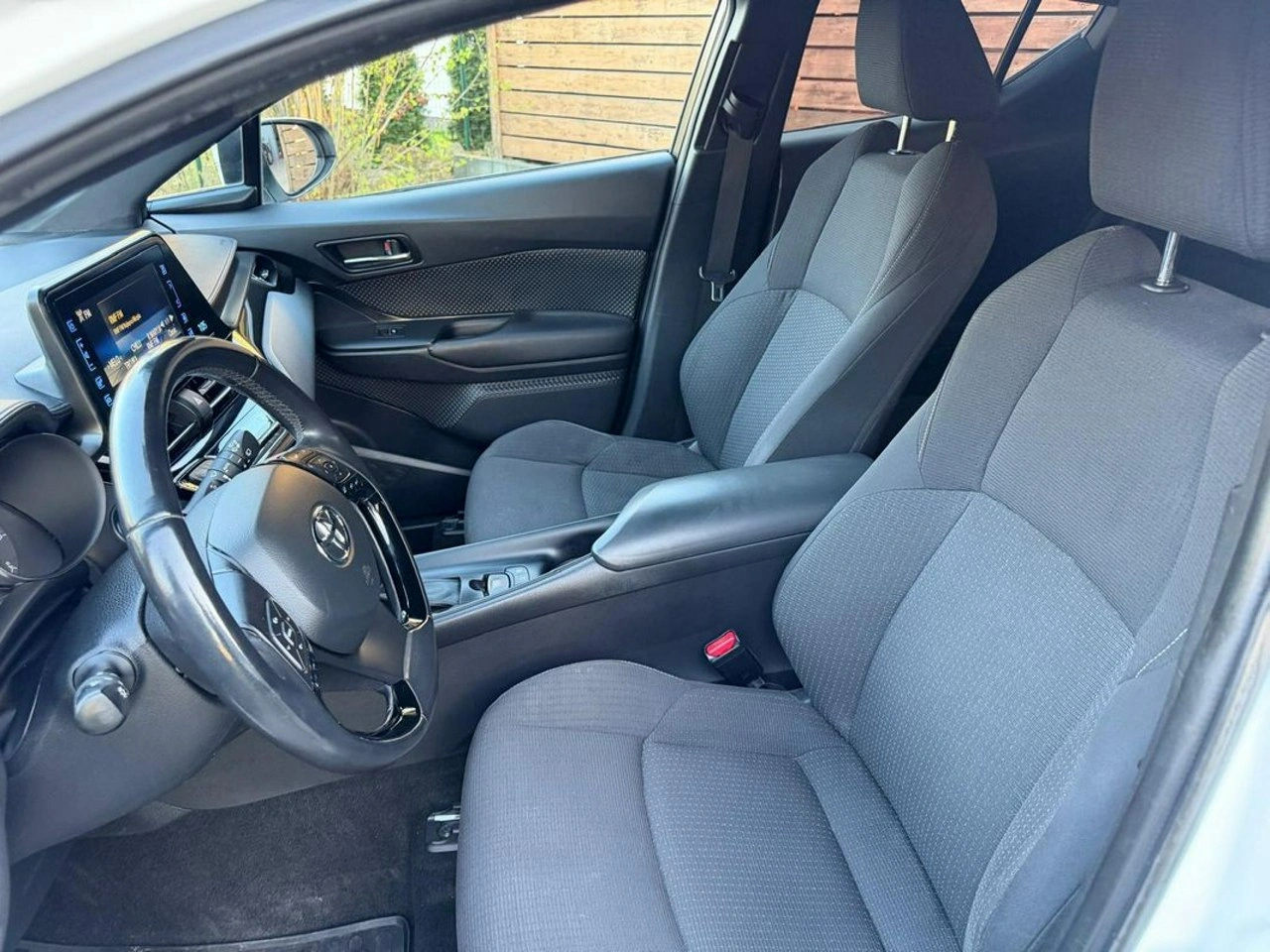 Toyota C-HR - Zdjęcie 9