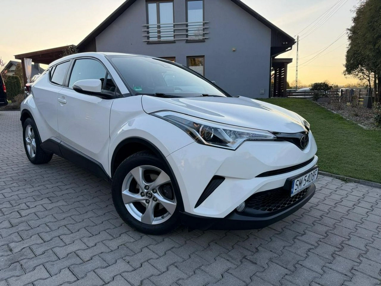 Toyota C-HR - Główne zdjęcie