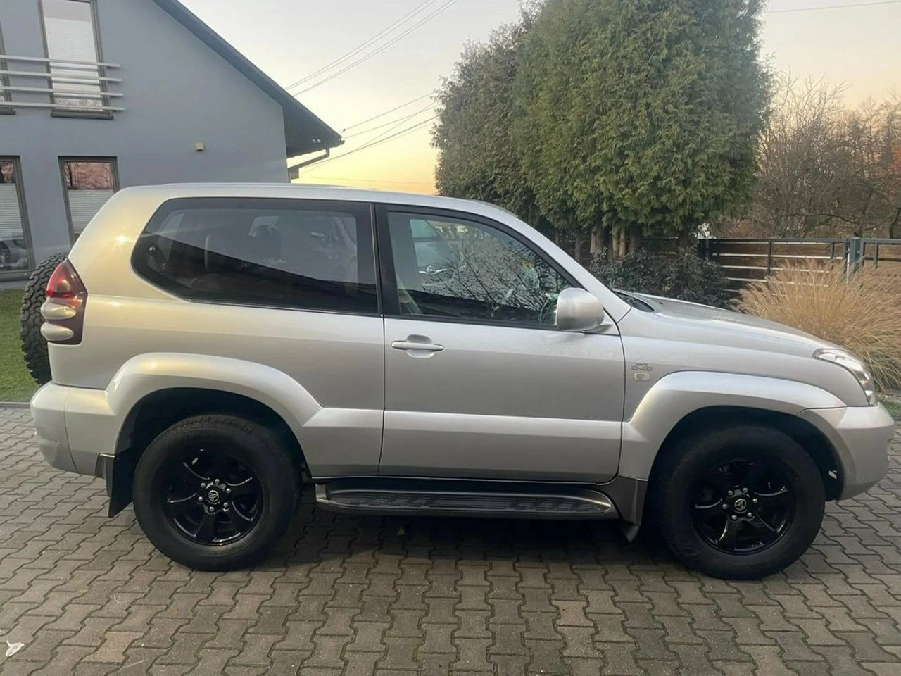 Toyota Land Cruiser - Zdjęcie 4