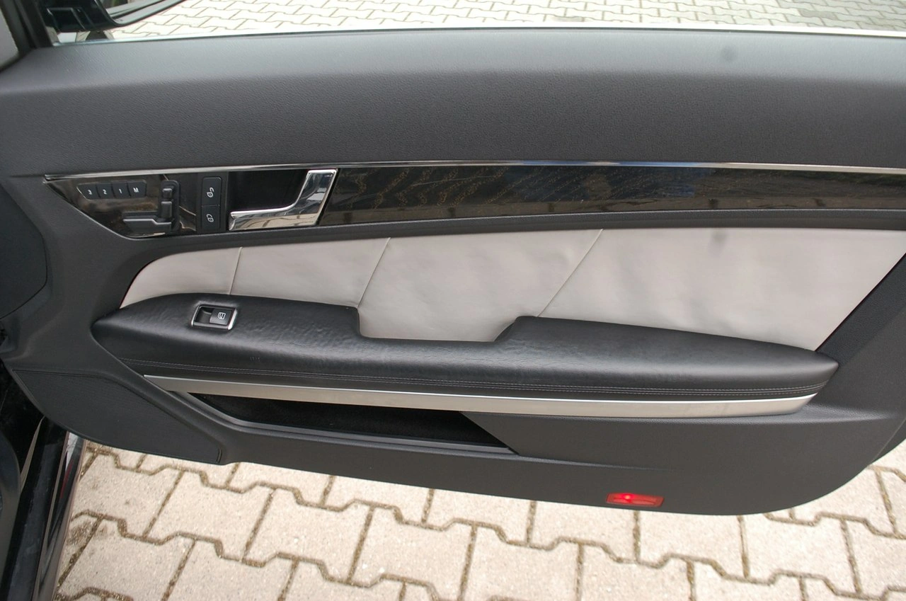 Mercedes E 350 - Zdjęcie 30