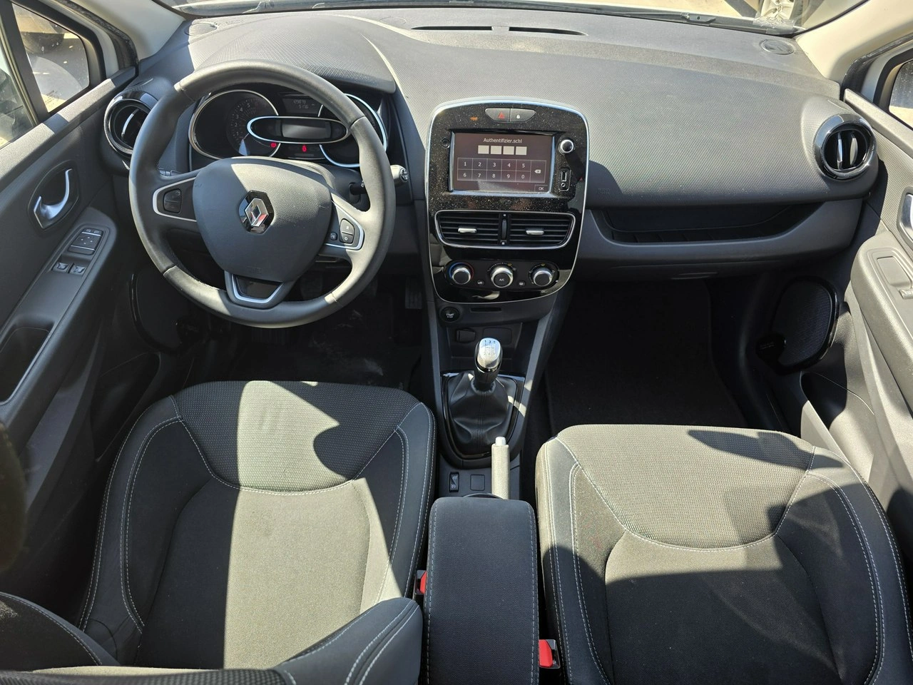 Renault Clio - Zdjęcie 12