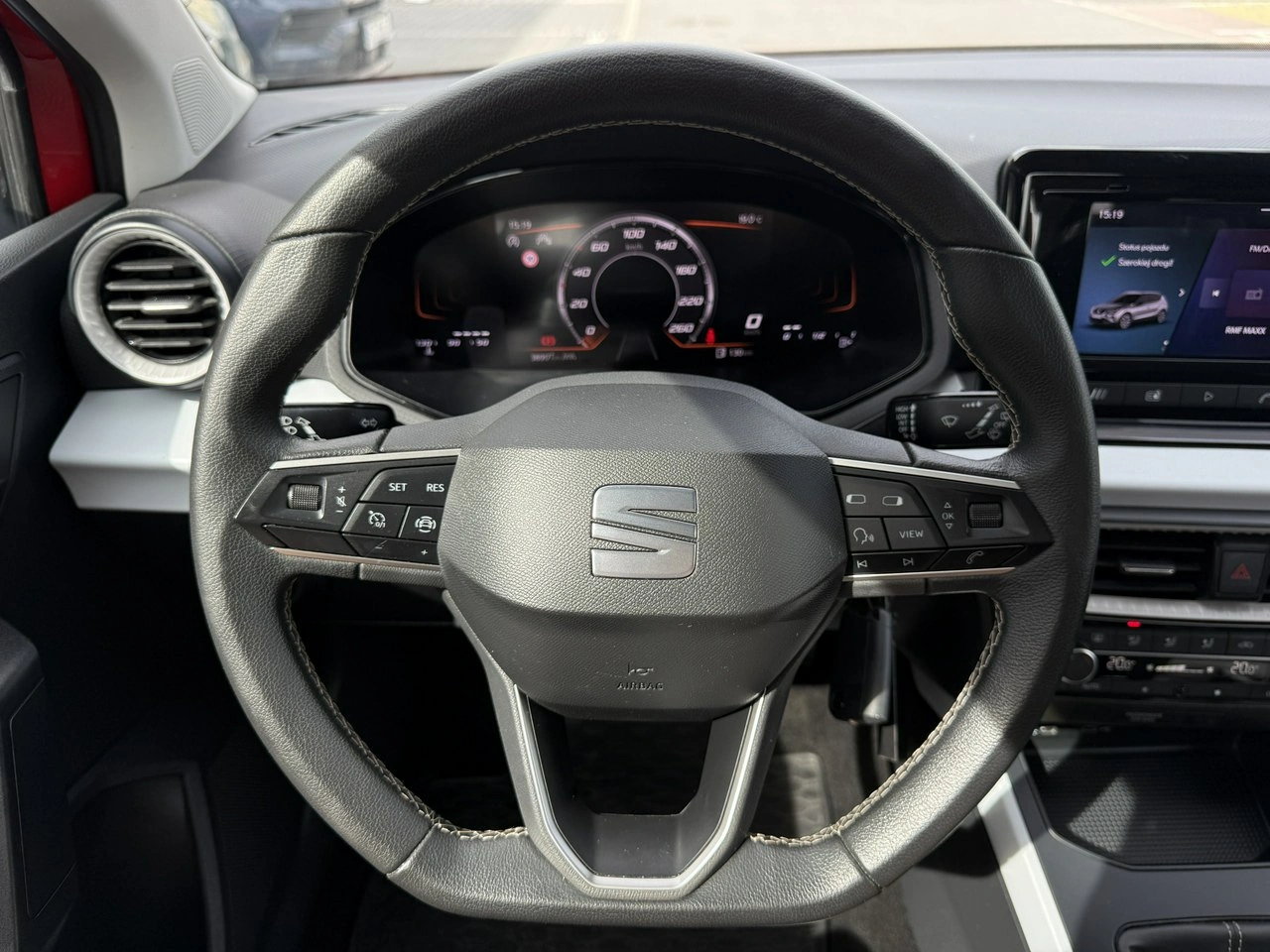 Seat Arona - Zdjęcie 16