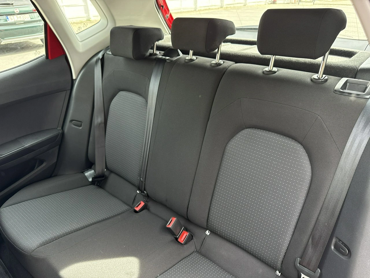 Seat Arona - Zdjęcie 31
