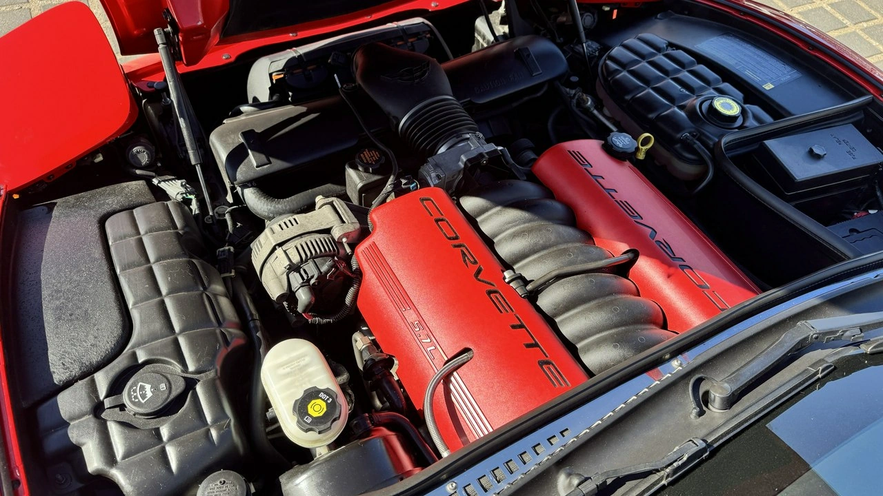 Chevrolet Corvette - Zdjęcie 29