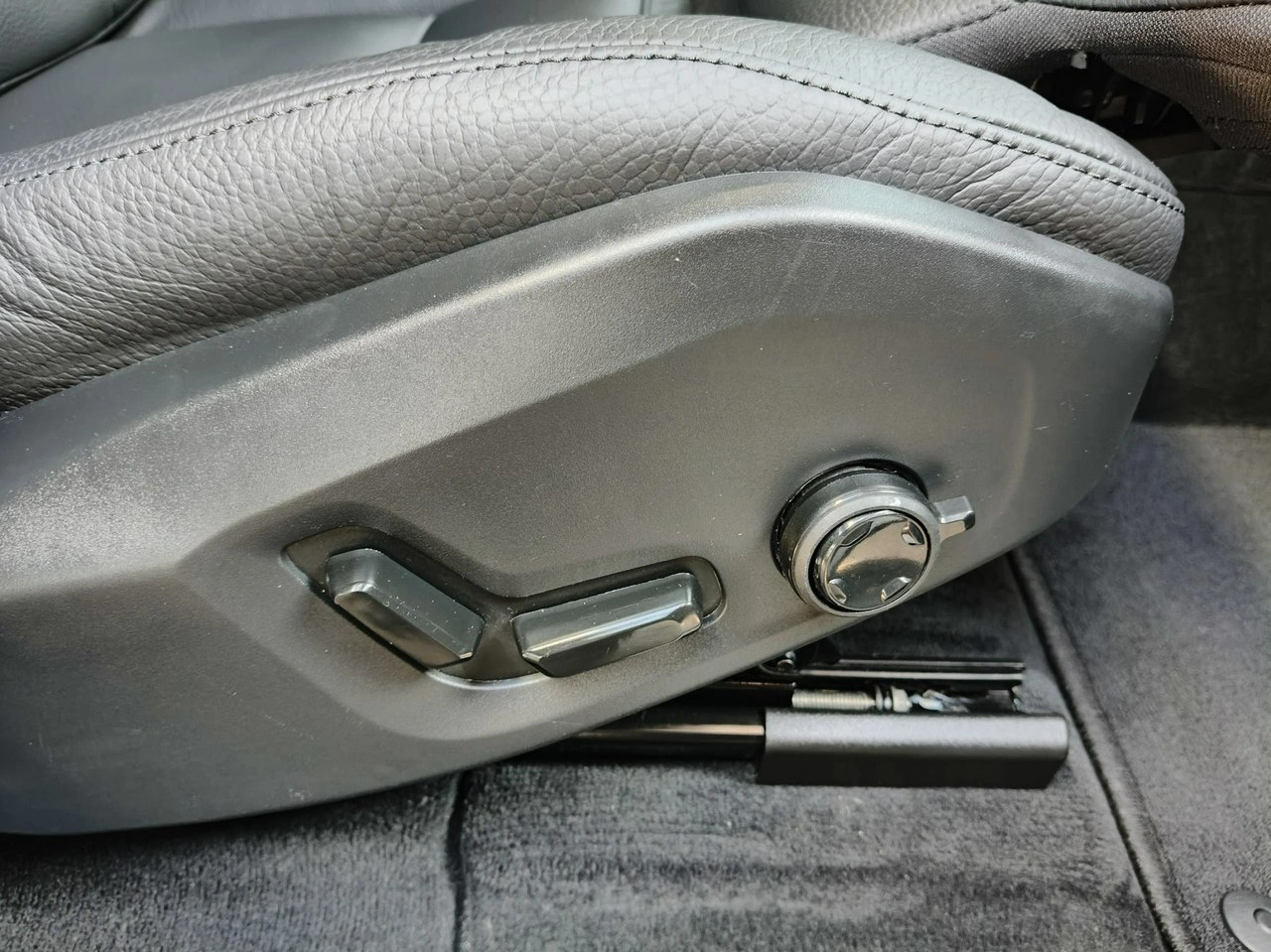 Volvo XC 60 - Zdjęcie 24