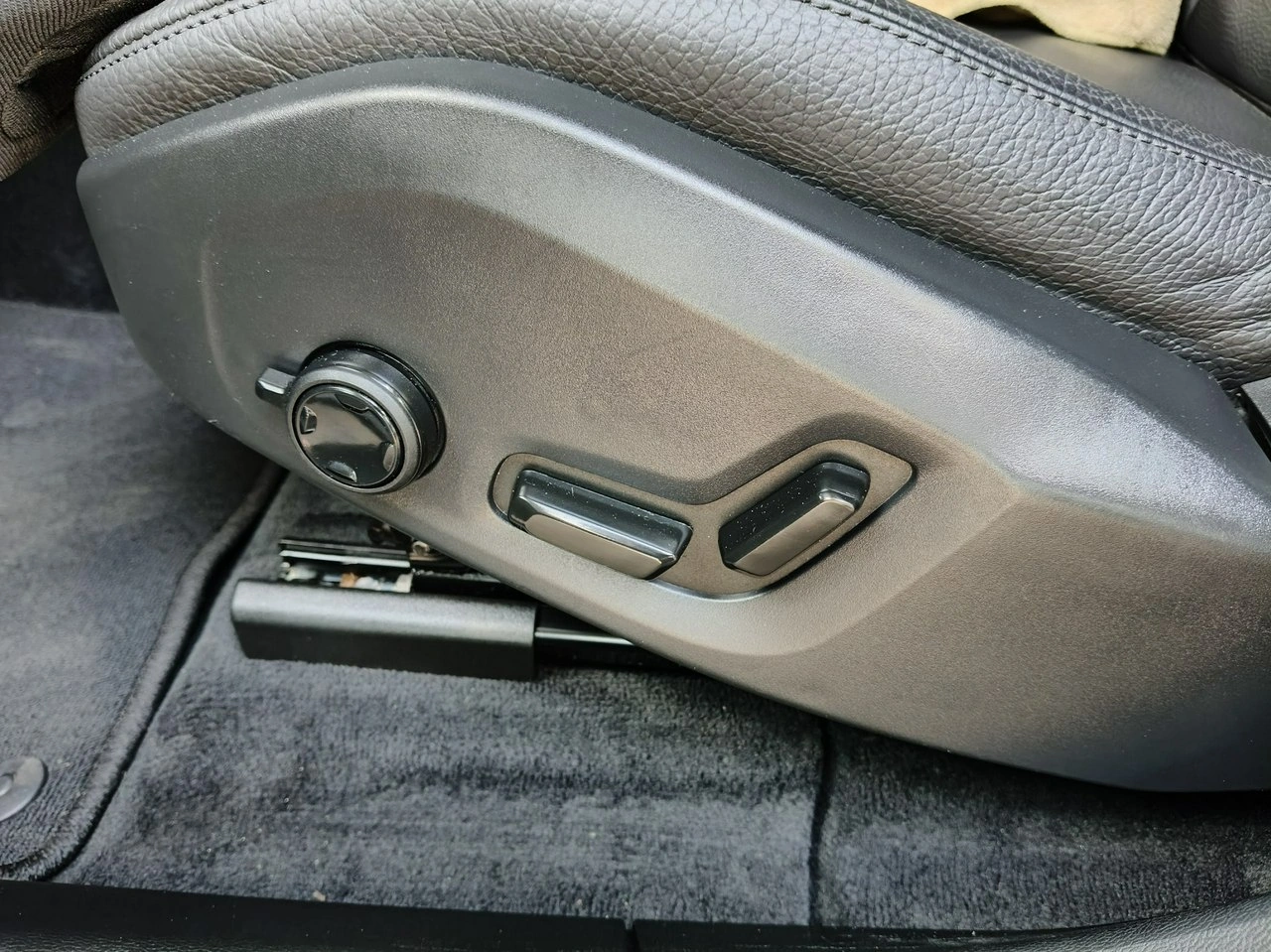 Volvo XC 60 - Zdjęcie 23