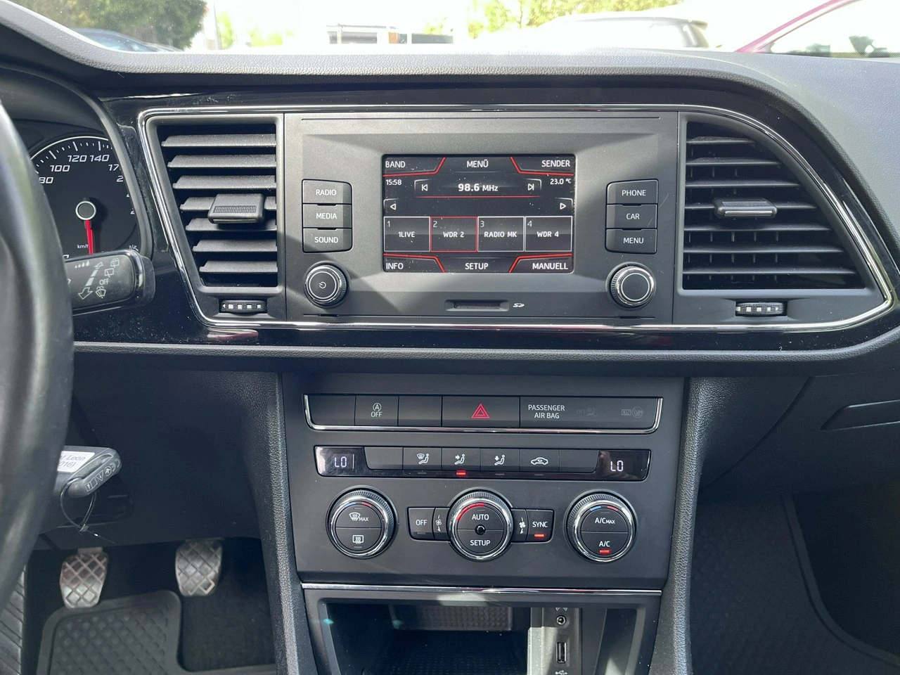 Seat Leon - Zdjęcie 17