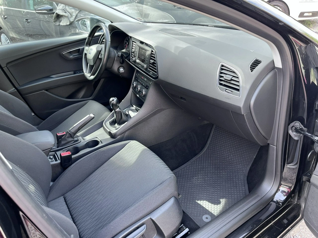 Seat Leon - Zdjęcie 24