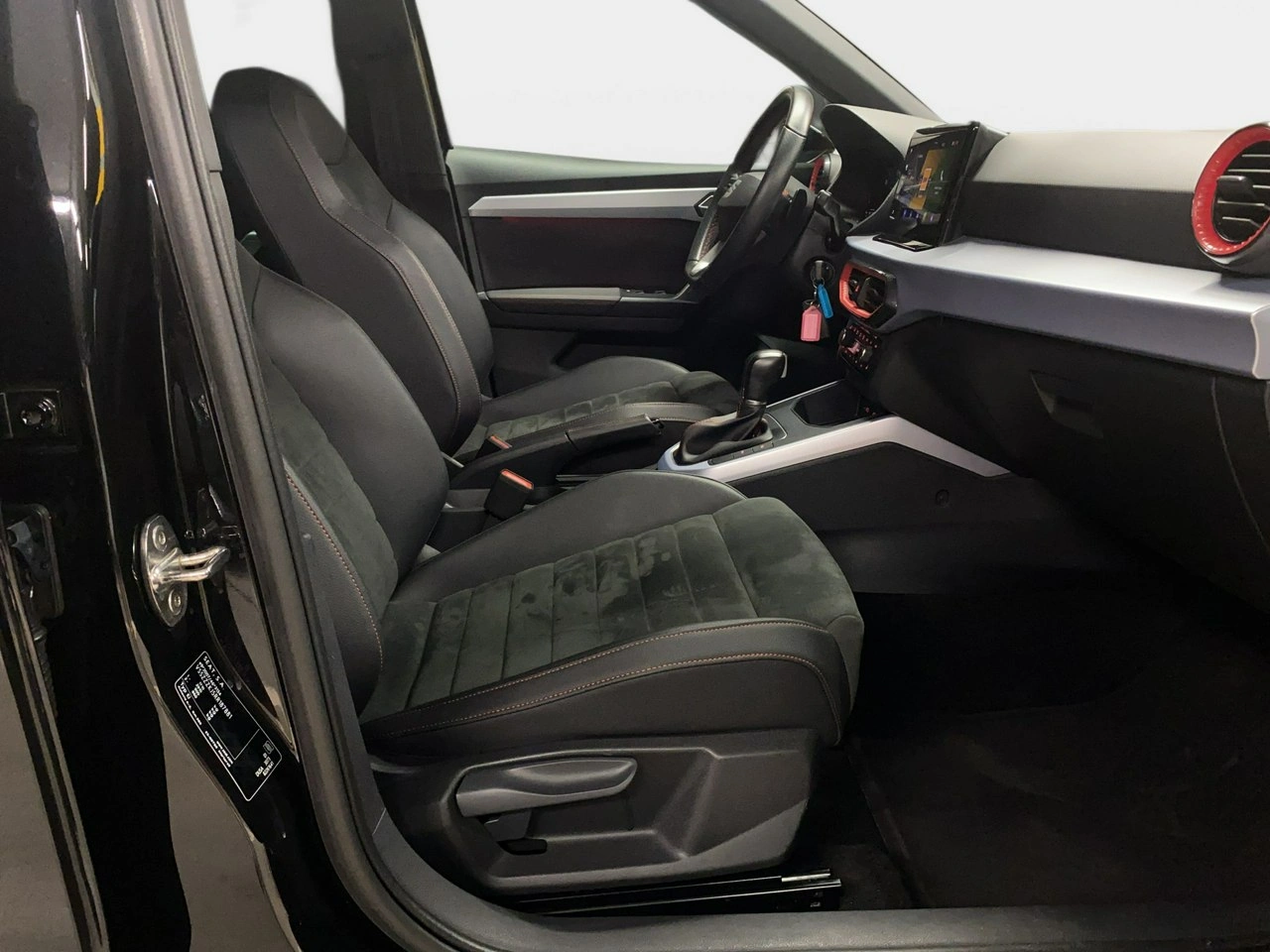 Seat Arona - Zdjęcie 11