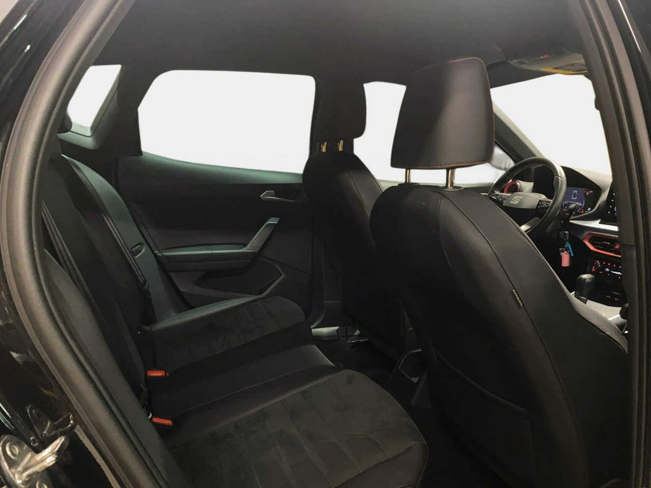Seat Arona - Zdjęcie 14