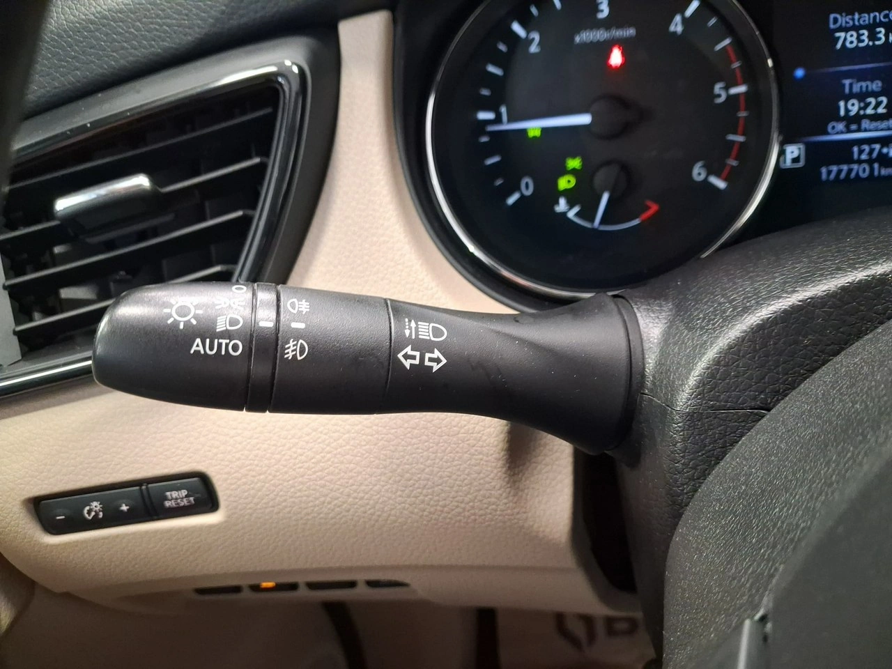 Nissan X-Trail - Zdjęcie 21