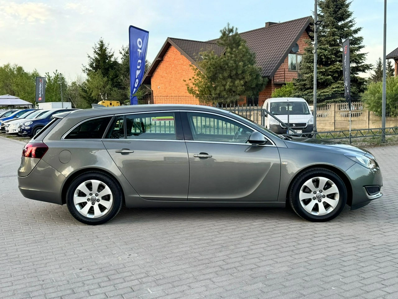 Opel Insignia Sports Tourer - Zdjęcie 13