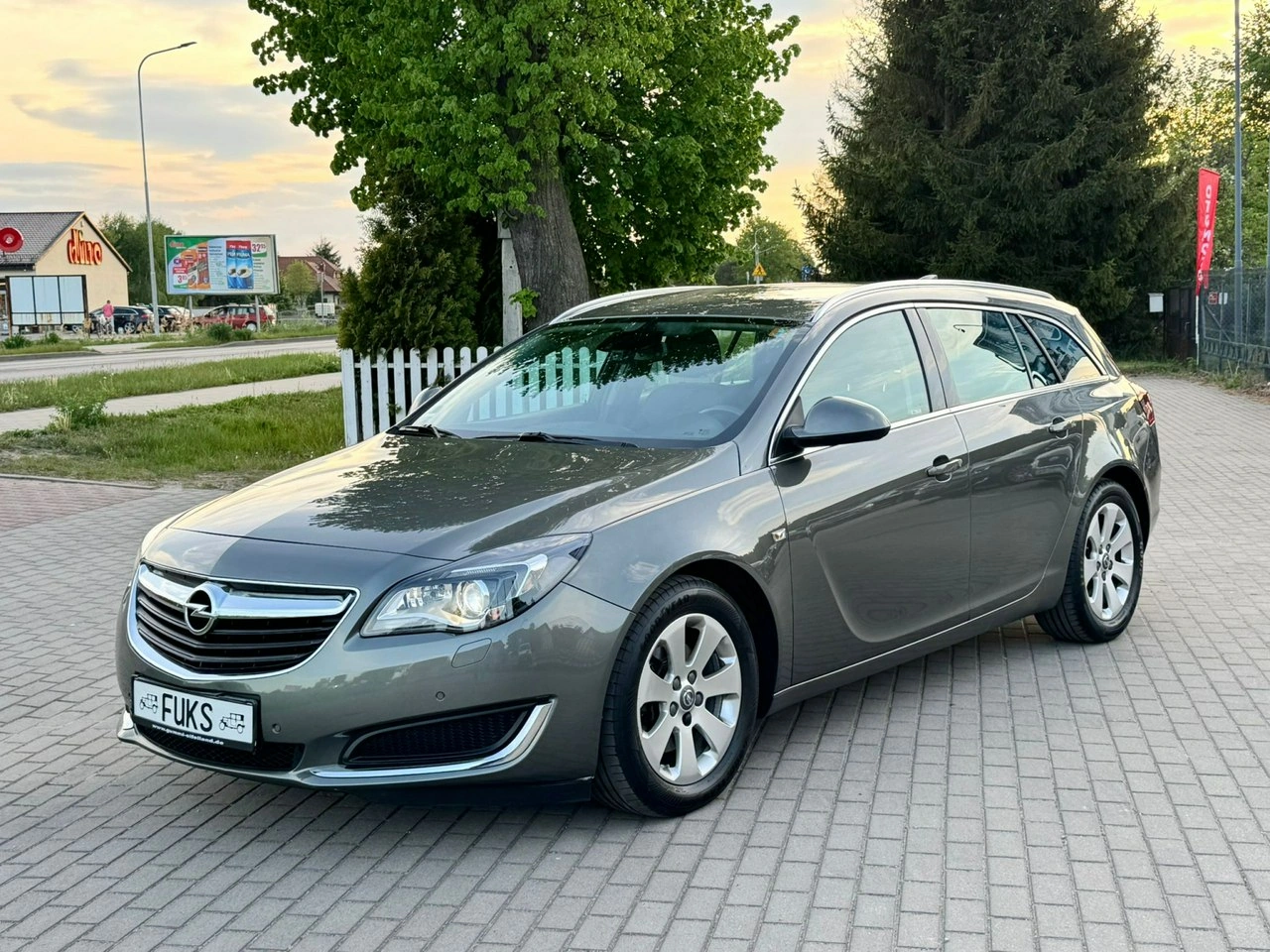 Opel Insignia Sports Tourer - Główne zdjęcie