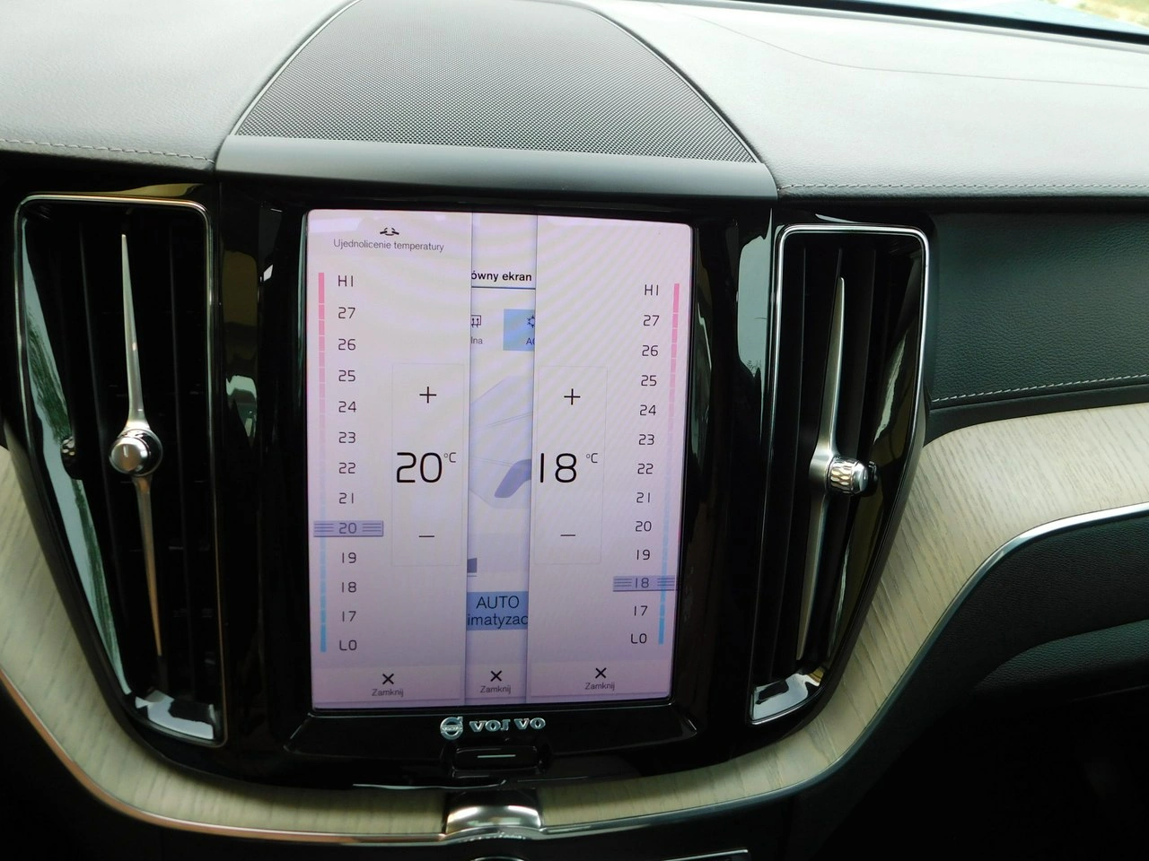 Volvo XC 60 - Zdjęcie 21