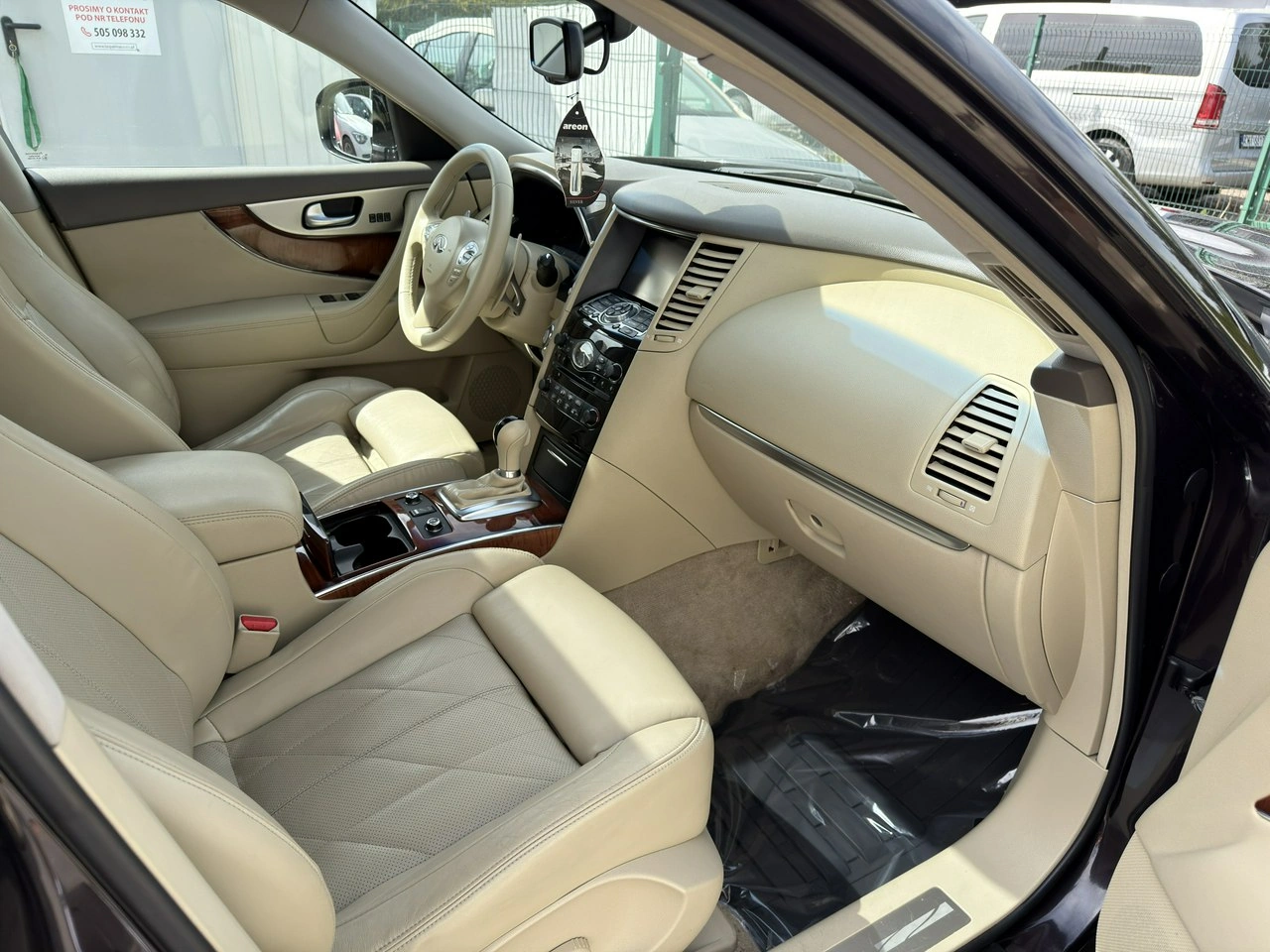 Infiniti QX70 - Zdjęcie 11