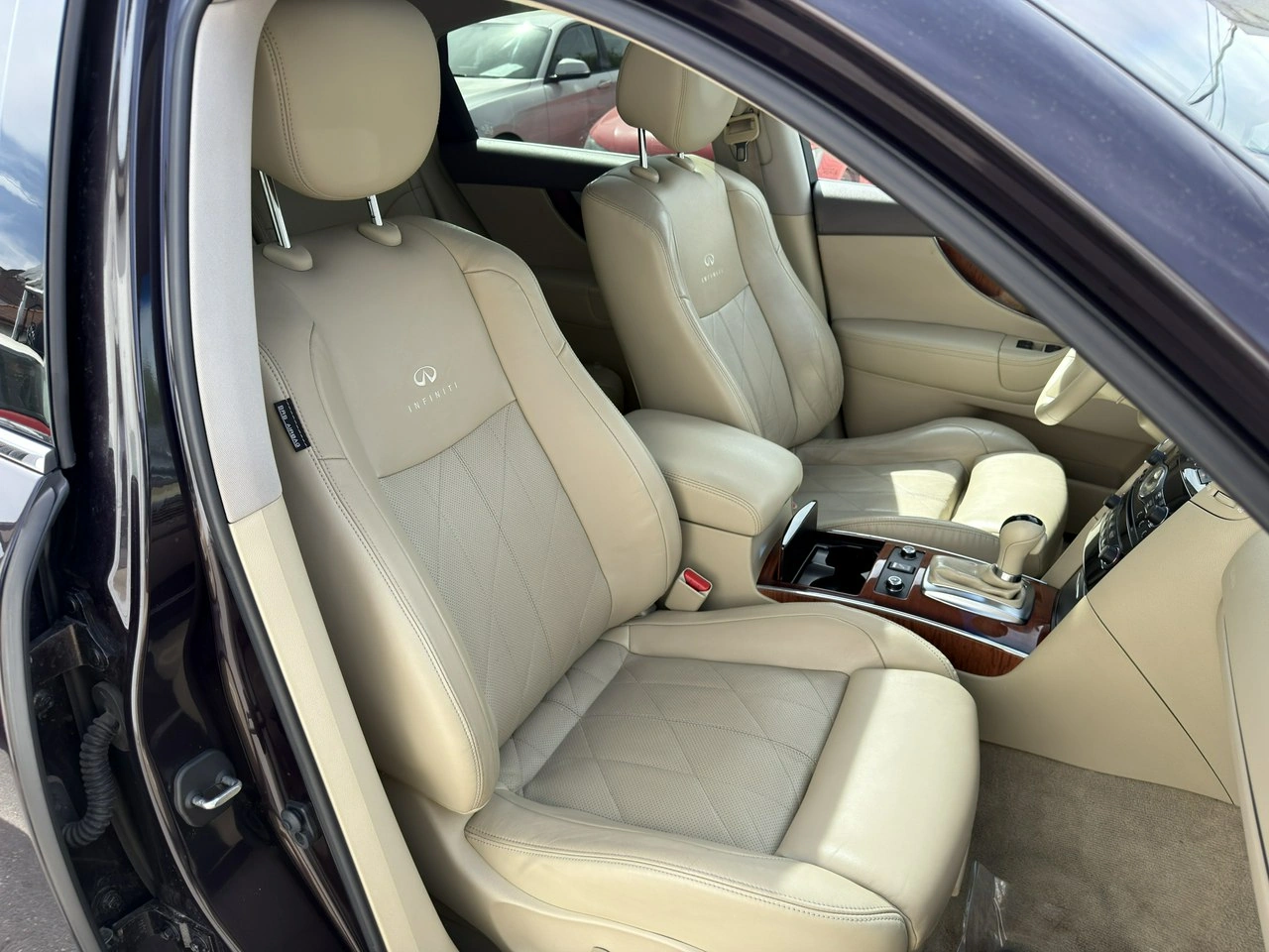 Infiniti QX70 - Zdjęcie 12