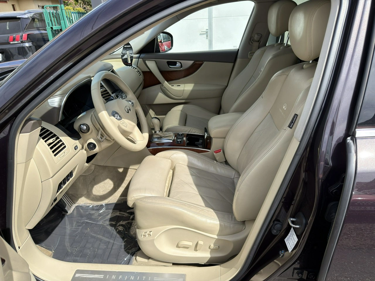 Infiniti QX70 - Zdjęcie 14