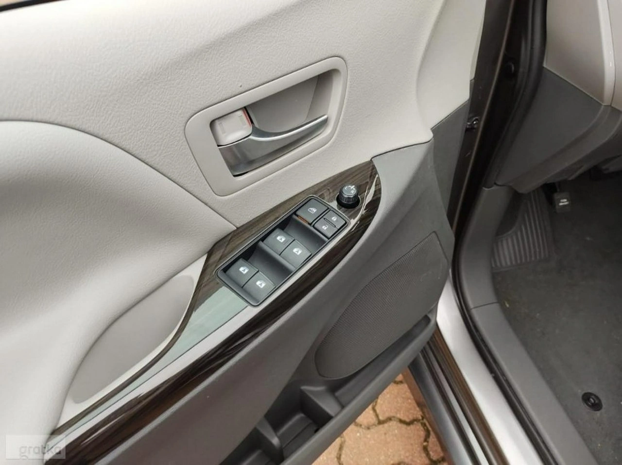 Toyota Sienna - Zdjęcie 16