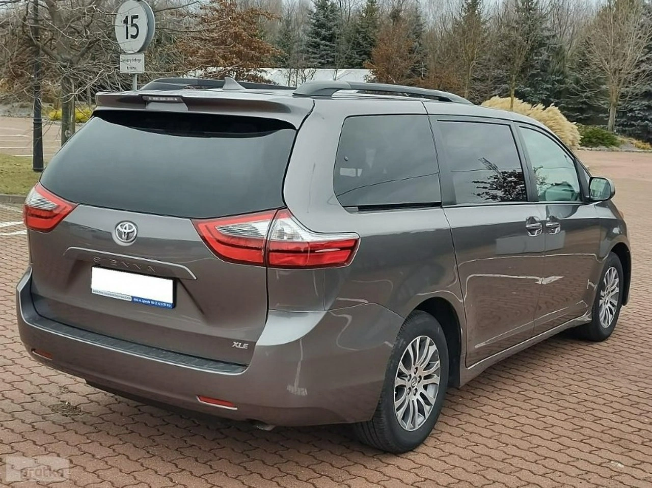Toyota Sienna - Zdjęcie 19