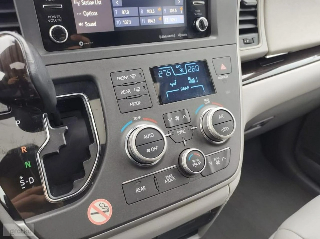 Toyota Sienna - Zdjęcie 6