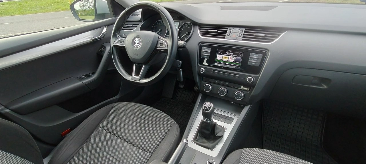 Skoda Octavia - Zdjęcie 8