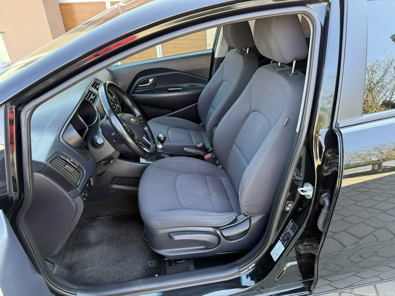 Kia Rio - Zdjęcie 17