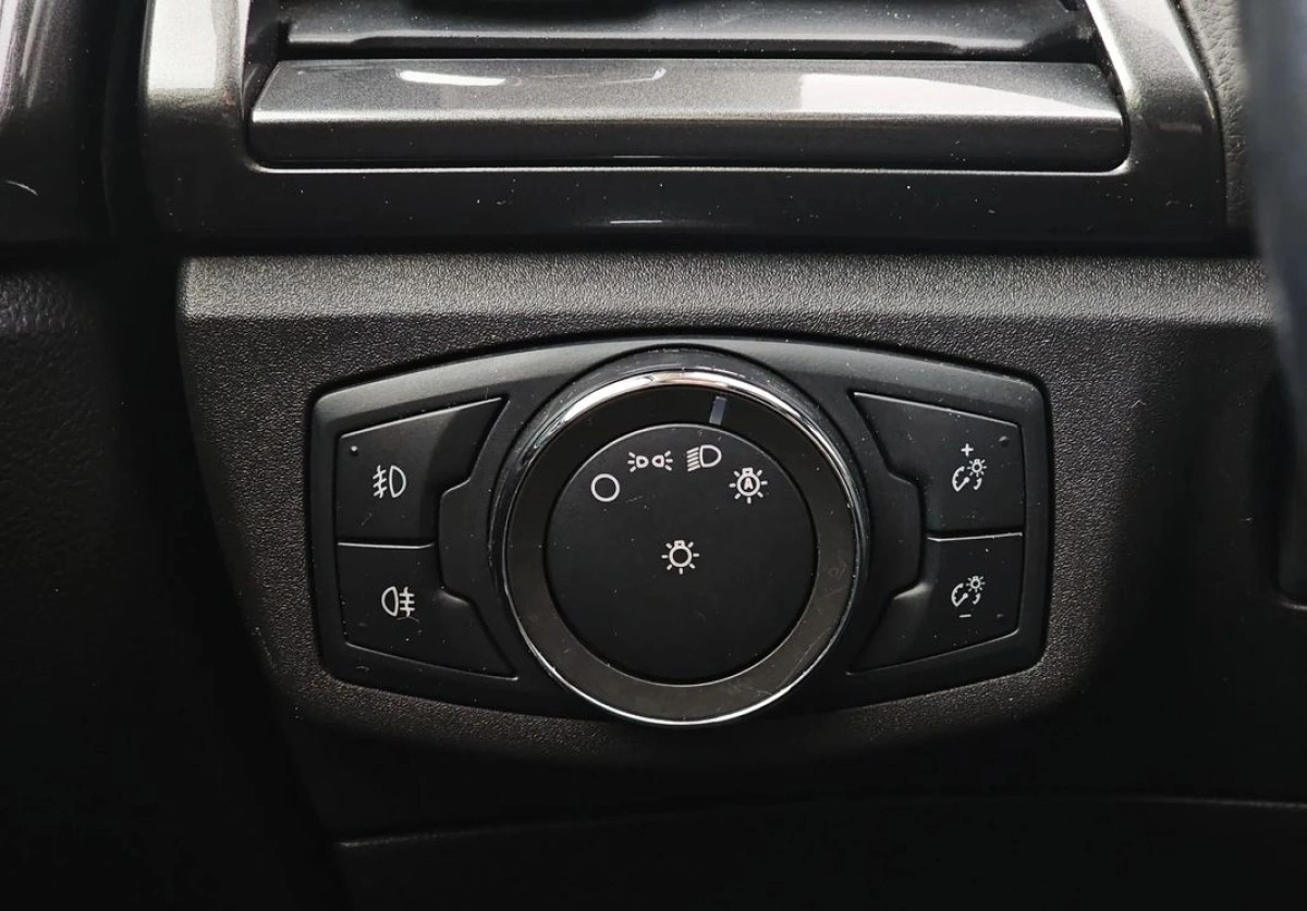 Ford Mondeo - Zdjęcie 17