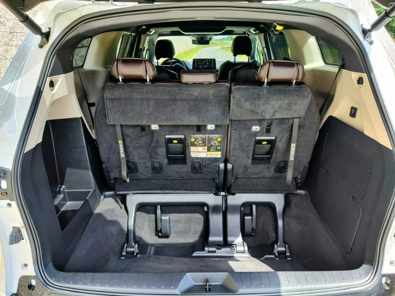 Toyota Sienna - Zdjęcie 23