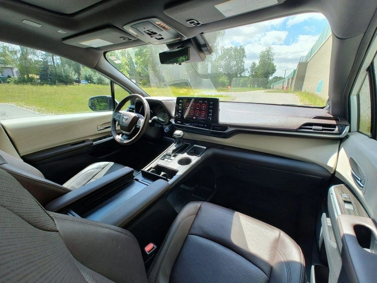 Toyota Sienna - Zdjęcie 8