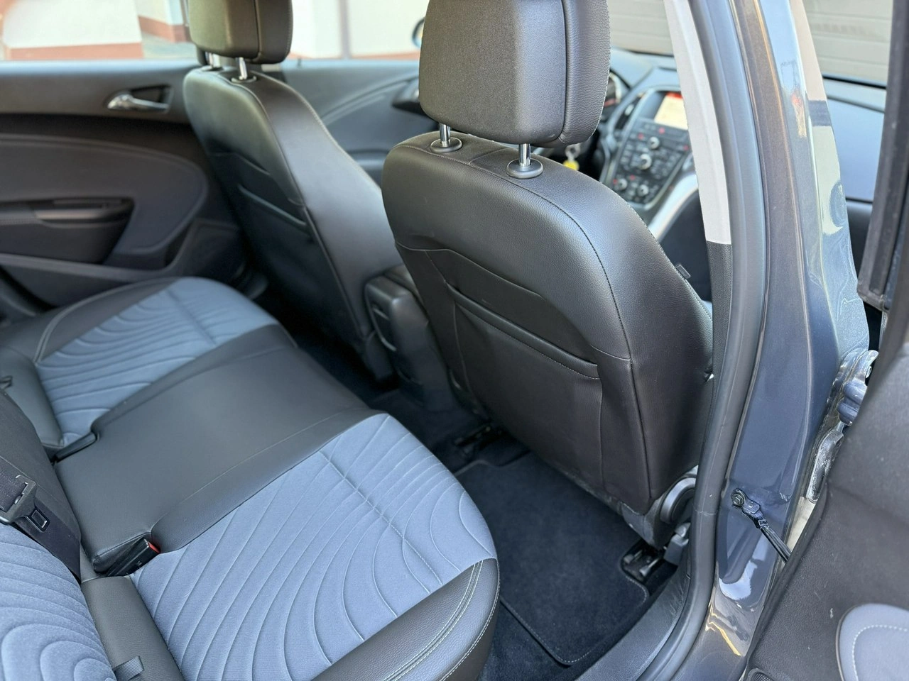 Opel Astra - Zdjęcie 9