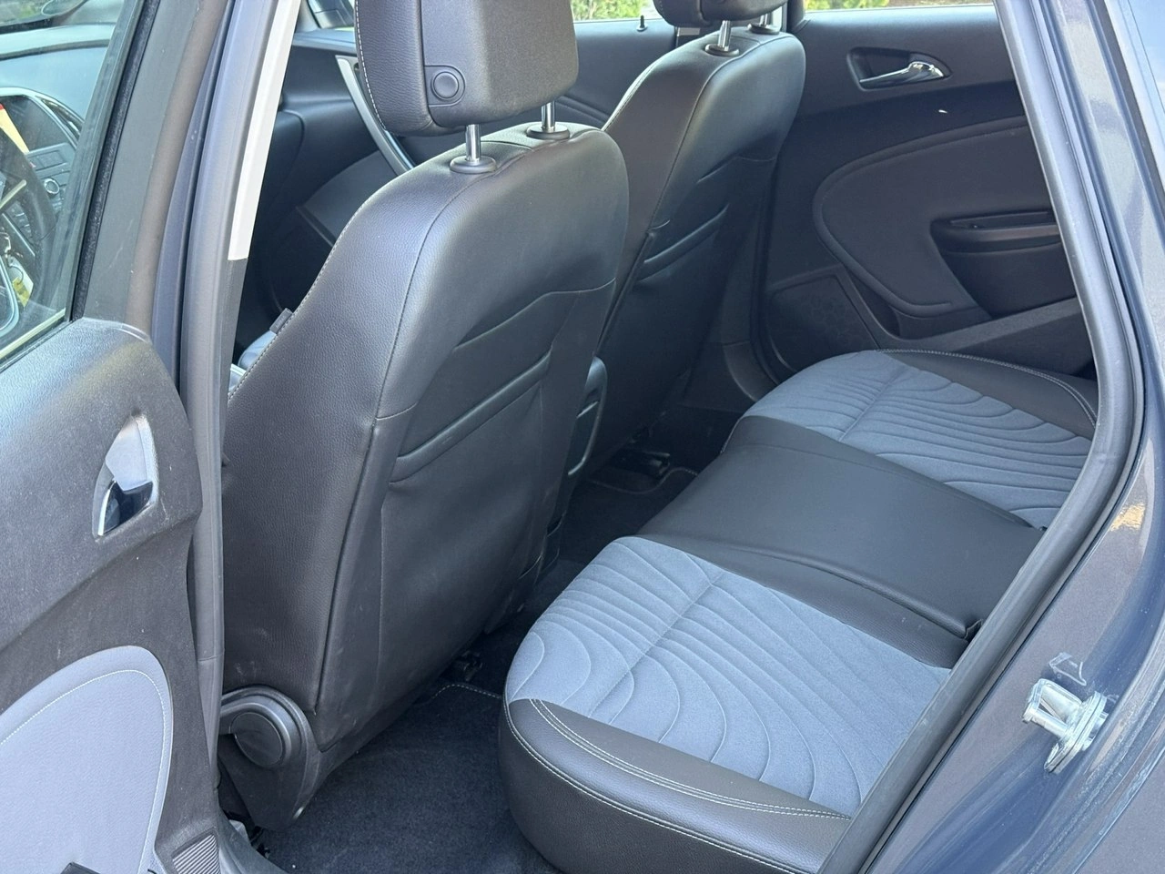 Opel Astra - Zdjęcie 10