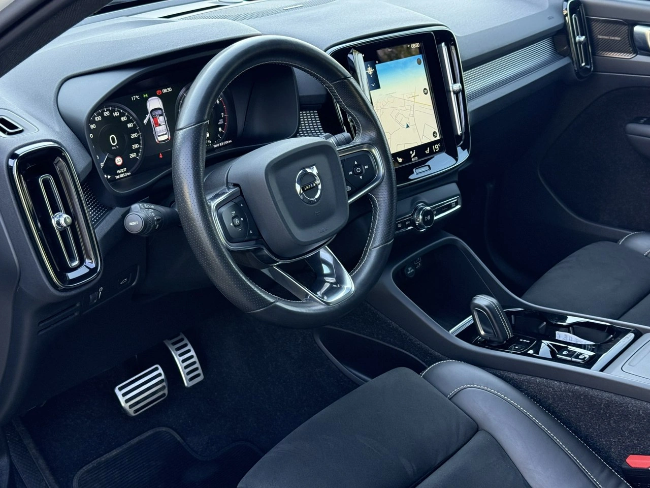 Volvo XC 40 - Zdjęcie 15