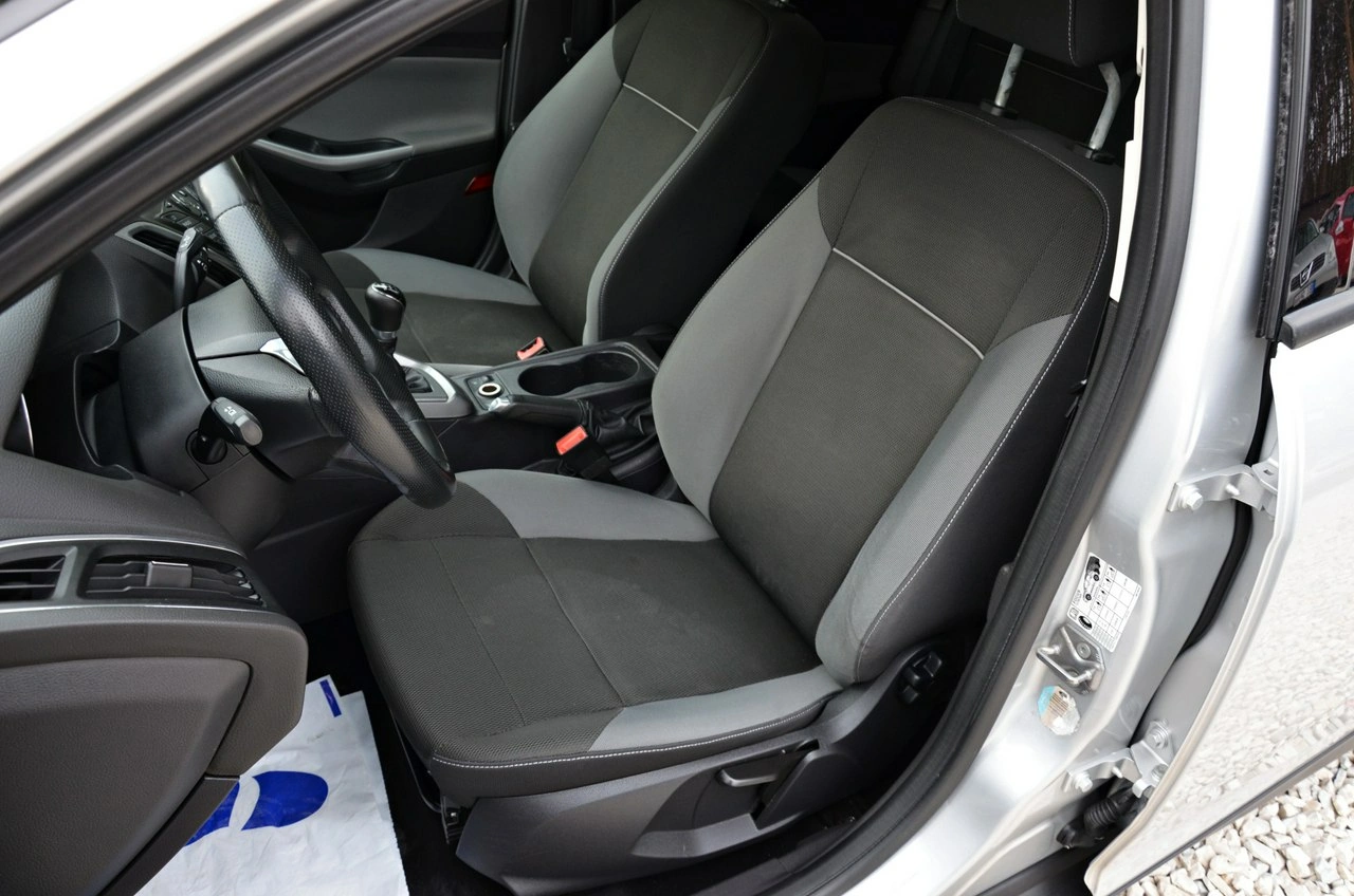 Ford Focus - Zdjęcie 28