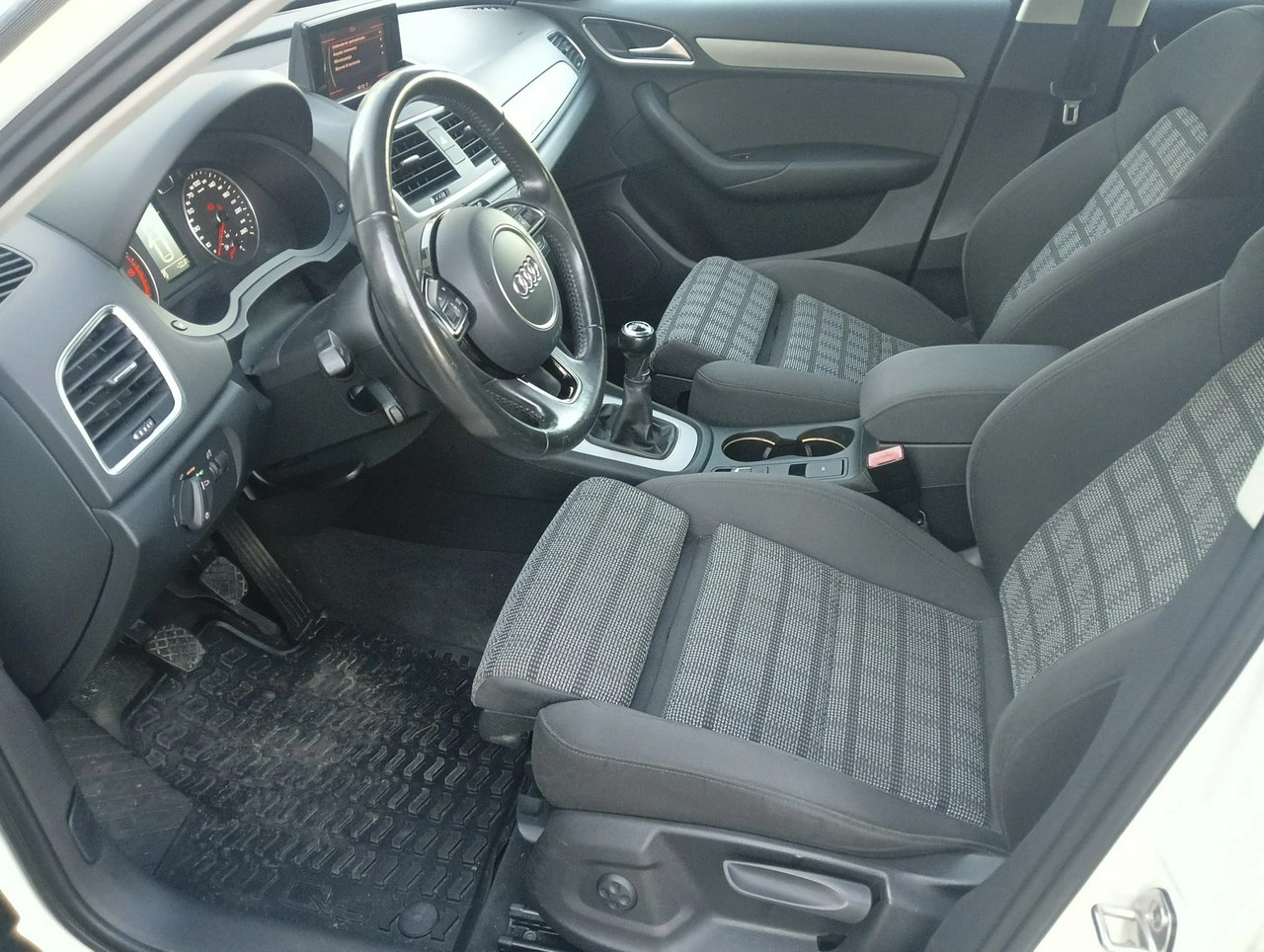 Audi Q3 - Zdjęcie 10