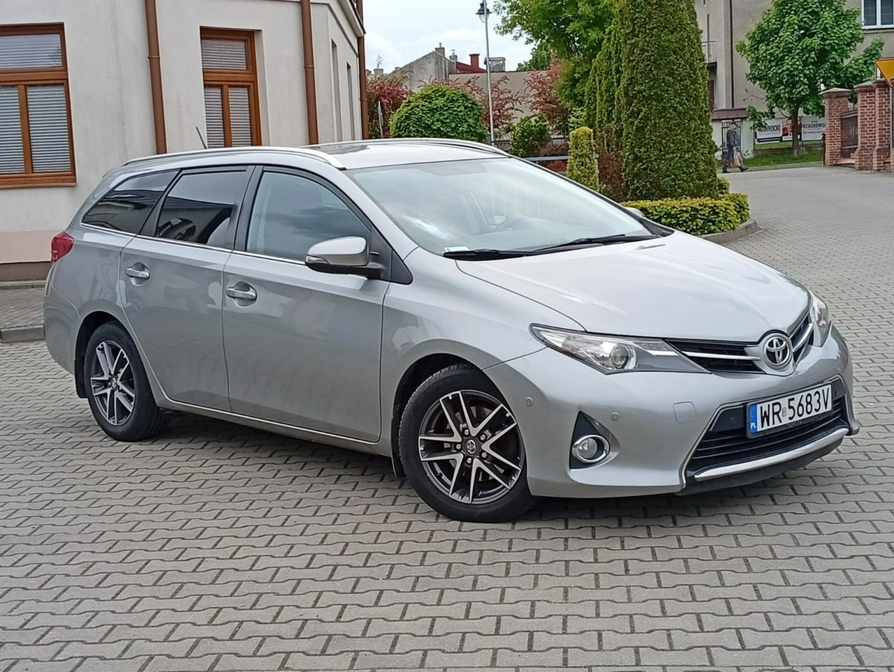 Toyota Auris - Zdjęcie 10