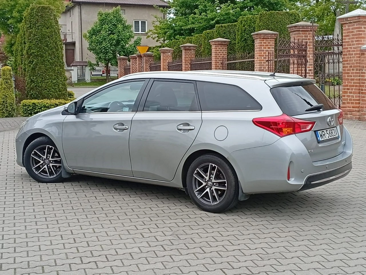 Toyota Auris - Zdjęcie 17