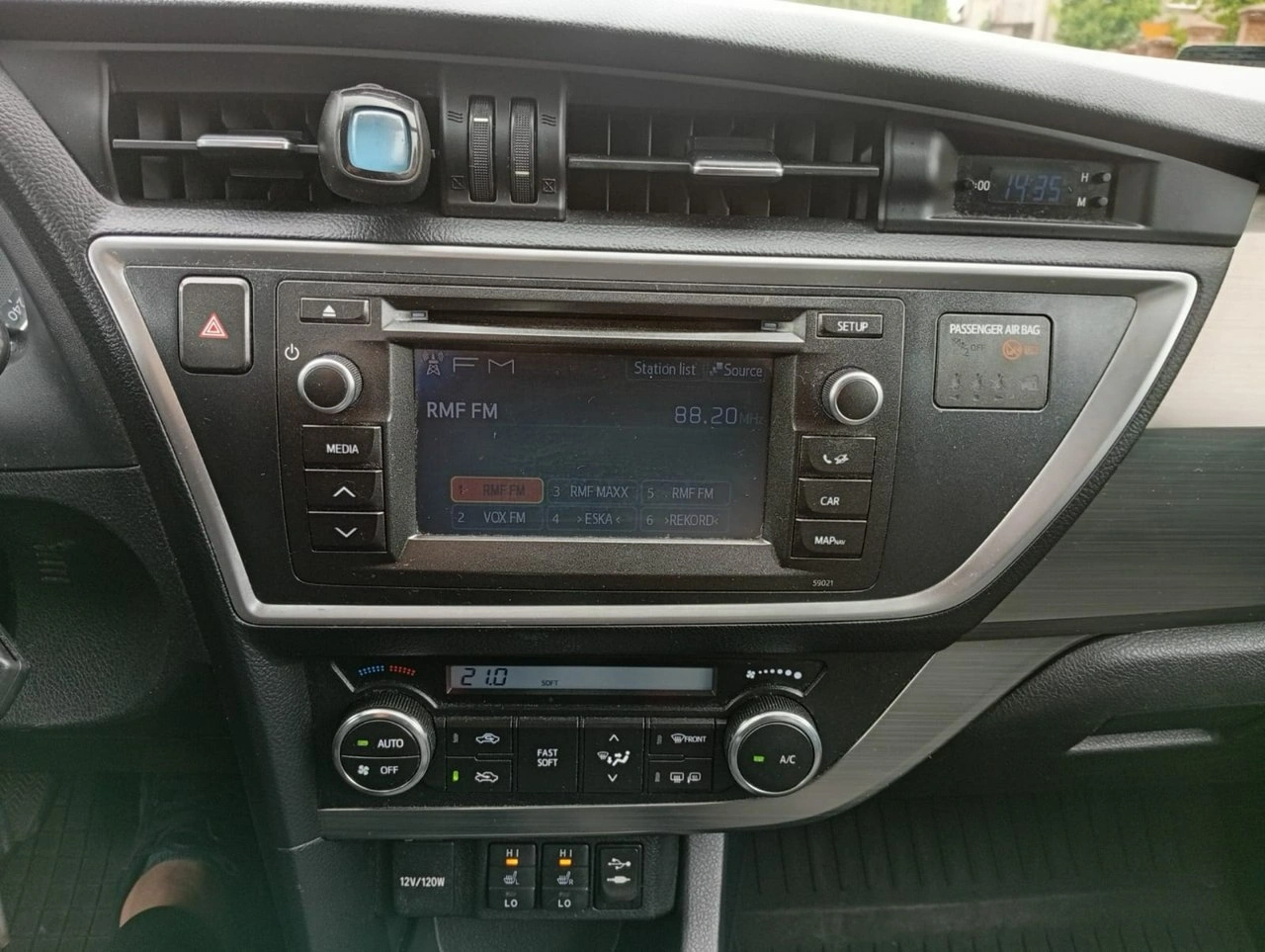 Toyota Auris - Zdjęcie 23