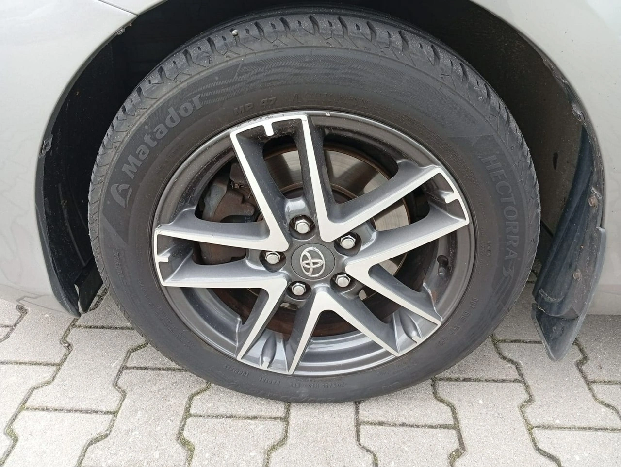 Toyota Auris - Zdjęcie 27