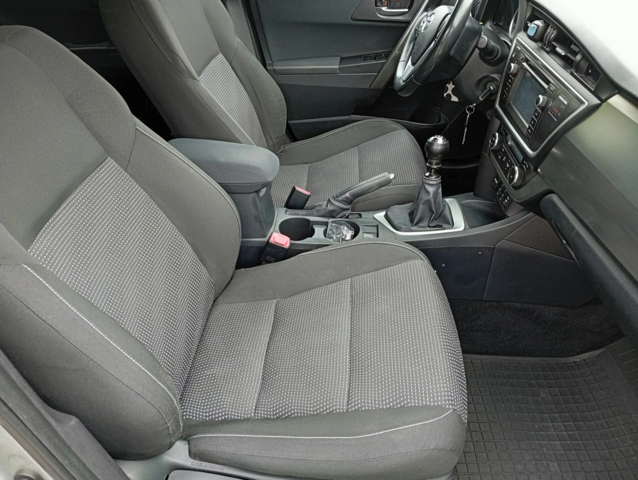 Toyota Auris - Zdjęcie 28