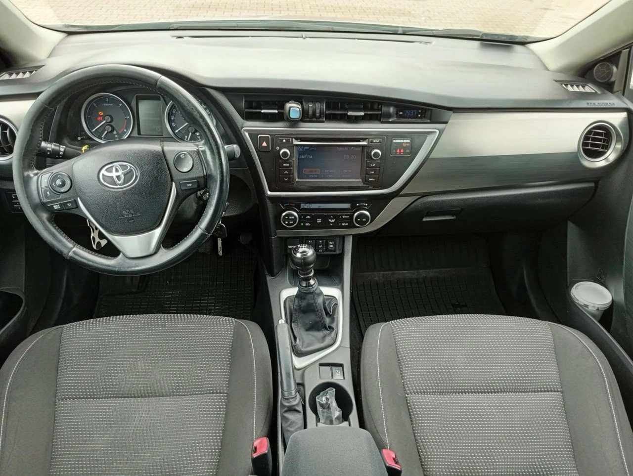Toyota Auris - Zdjęcie 3