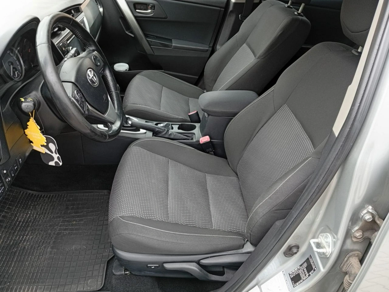 Toyota Auris - Zdjęcie 5